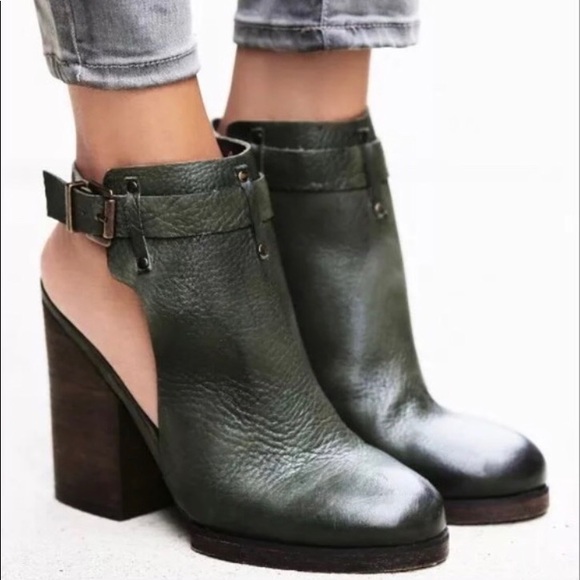 Free People Shoes - •••FREE PEOPLE••• Clogs/Mules Size EU 37